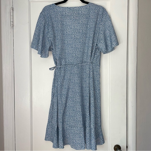 NWT L-XL Blue White Esther&Co Wrap Dress - Picture 5 of 8